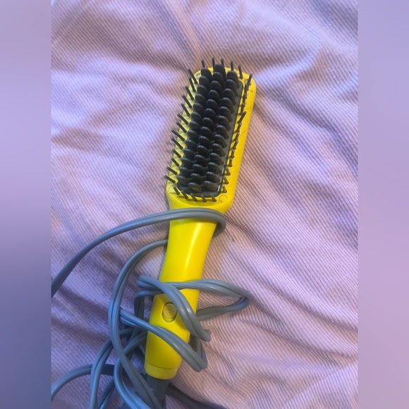 Yellow and Gray Hair Styling Tool with Synthetic Bristles - Picture 1 of 2